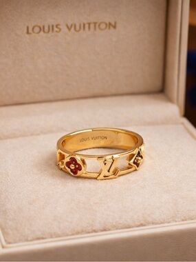 14K Gold Luxury LV Logo Ring with Red Flower Accents